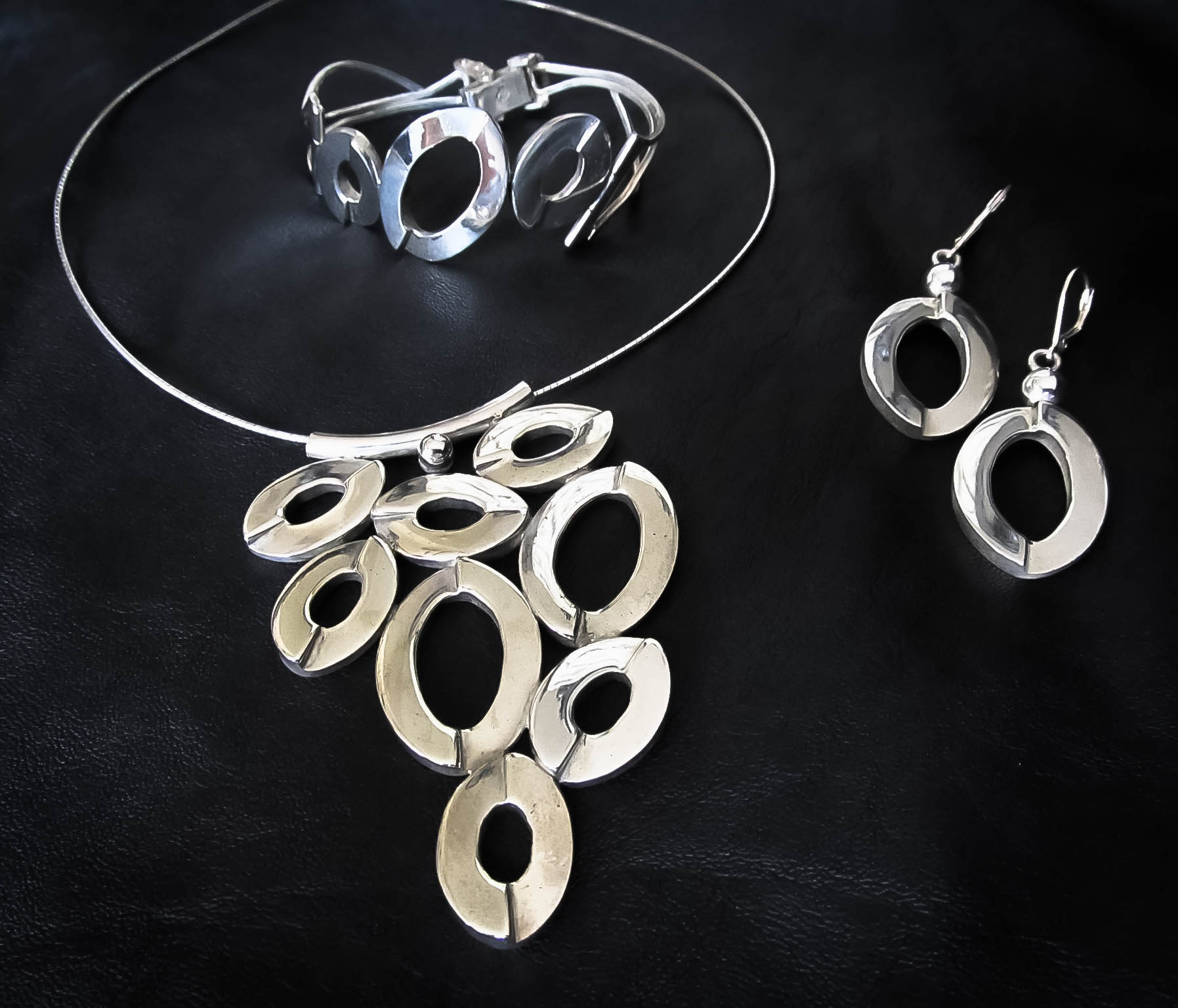 CONJUNTO  HOSTOAK